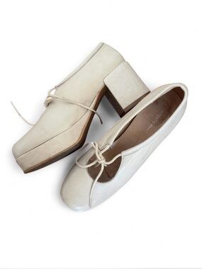 Women's Cream Block Heel Lace-Up Loafers